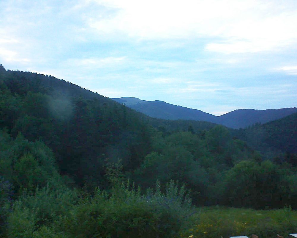 Le petit ballon vu depuis le Domaine Langmatt à Murbach le 25.07.2020 à 21:00 Le petit ballon (Alsace, Vosges) le 25.07.2020 à 21:00