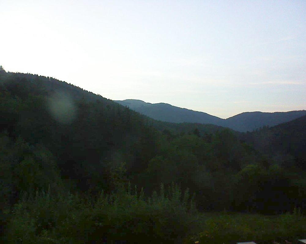 Le petit ballon vu depuis le Domaine Langmatt à Murbach le 29.07.2020 à 21:00 Le petit ballon (Alsace, Vosges) le 29.07.2020 à 21:00