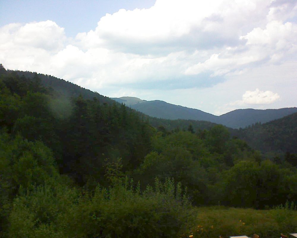 Le petit ballon vu depuis le Domaine Langmatt à Murbach le 01.08.2020 à 15:15 Le petit ballon (Alsace, Vosges) le 01.08.2020 à 15:15