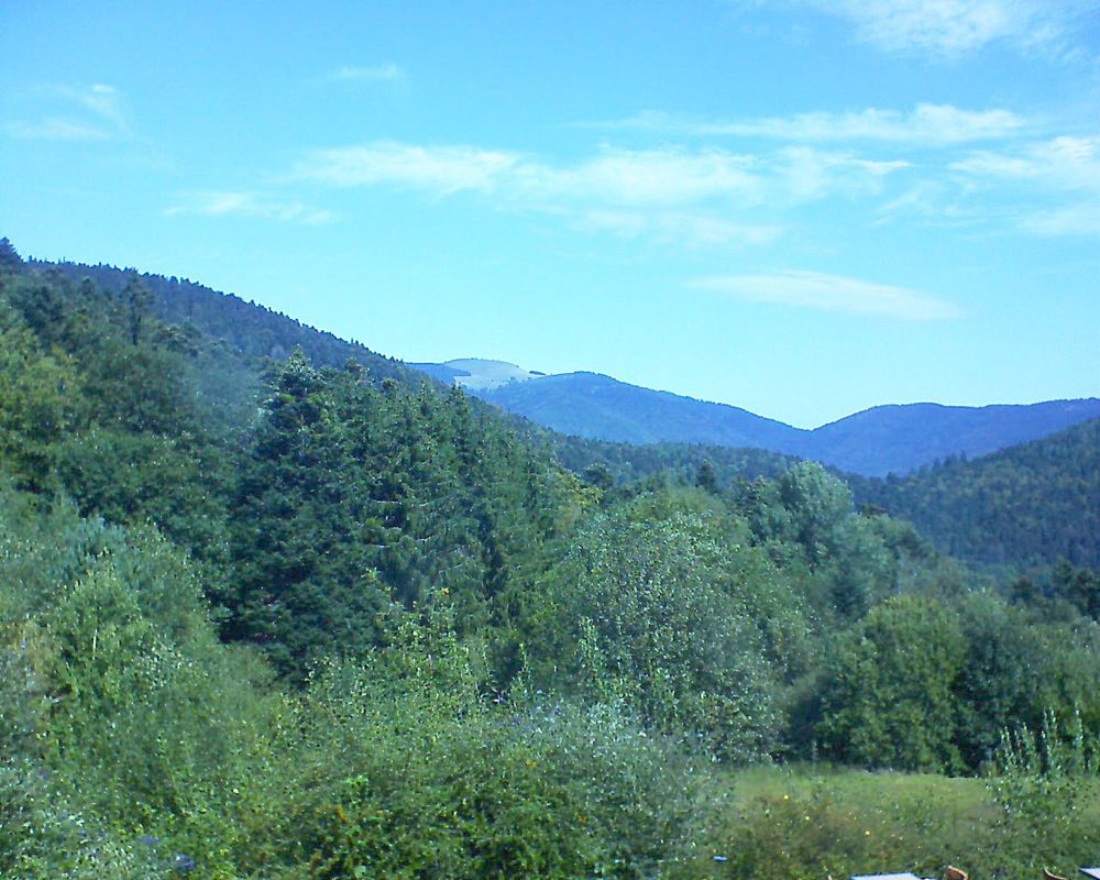 Le petit ballon vu depuis le Domaine Langmatt à Murbach le 05.09.2020 à 12:00 Le petit ballon (Alsace, Vosges) le 05.09.2020 à 12:00