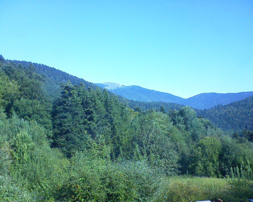 Le petit ballon vu depuis le Domaine Langmatt à Murbach le 09.09.2020 à 11:00 Le petit ballon (Alsace, Vosges) le 09.09.2020 à 11:00