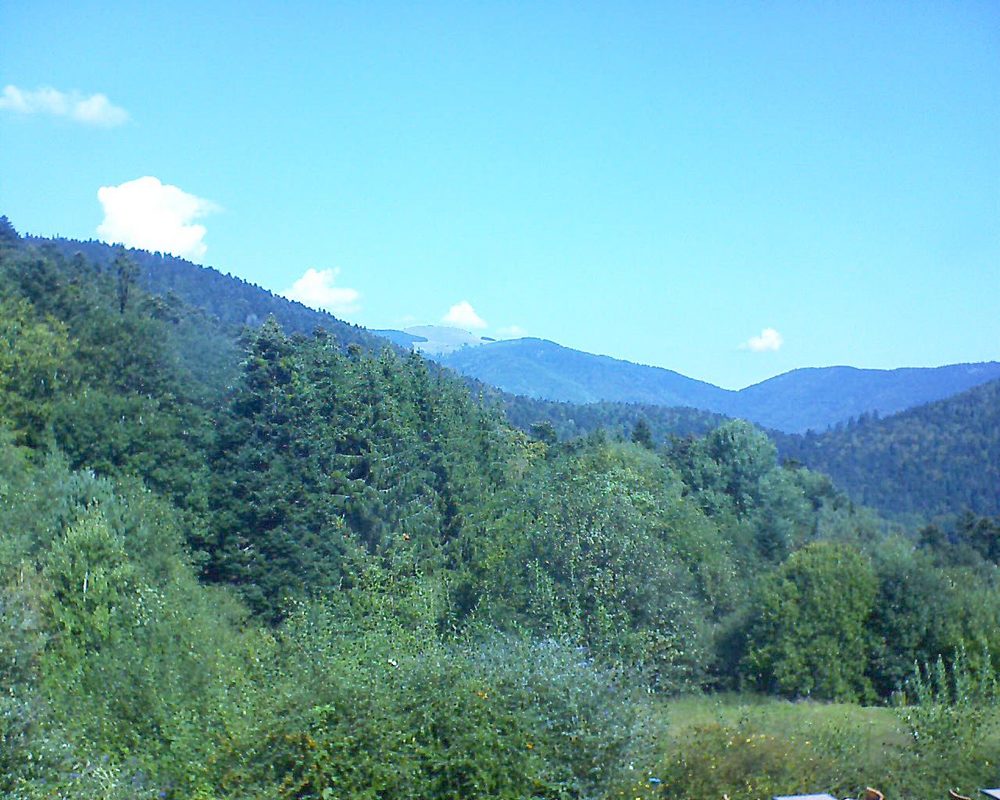 Le petit ballon vu depuis le Domaine Langmatt à Murbach le 15.09.2020 à 12:00 Le petit ballon (Alsace, Vosges) le 15.09.2020 à 12:00