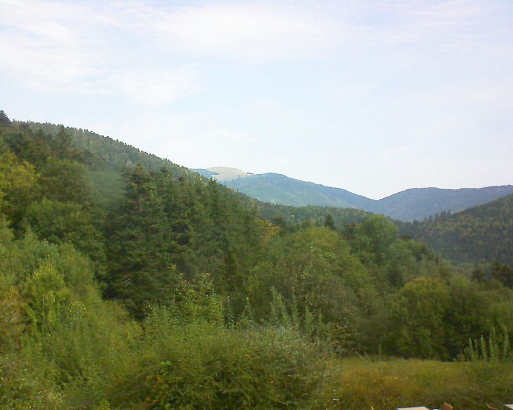 Le petit ballon vu depuis le Domaine Langmatt à Murbach le 16.09.2020 à 11:00 Le petit ballon (Alsace, Vosges) le 16.09.2020 à 11:00