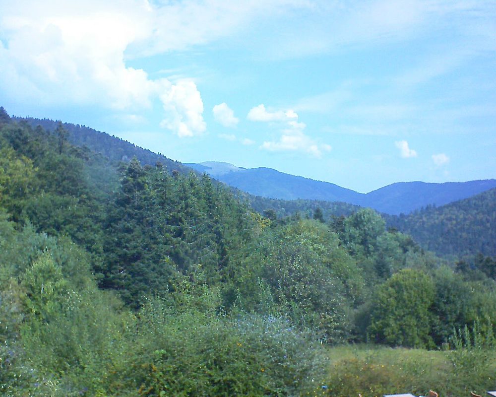 Le petit ballon vu depuis le Domaine Langmatt à Murbach le 16.09.2020 à 12:00 Le petit ballon (Alsace, Vosges) le 16.09.2020 à 12:00
