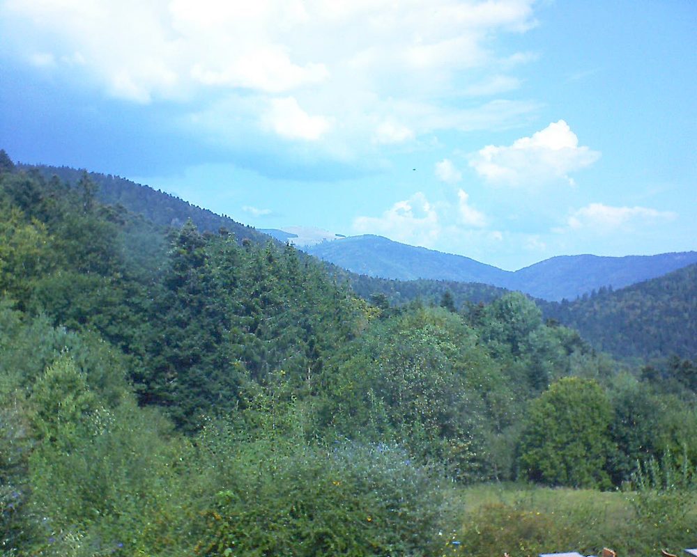 Le petit ballon vu depuis le Domaine Langmatt à Murbach le 16.09.2020 à 12:45 Le petit ballon (Alsace, Vosges) le 16.09.2020 à 12:45