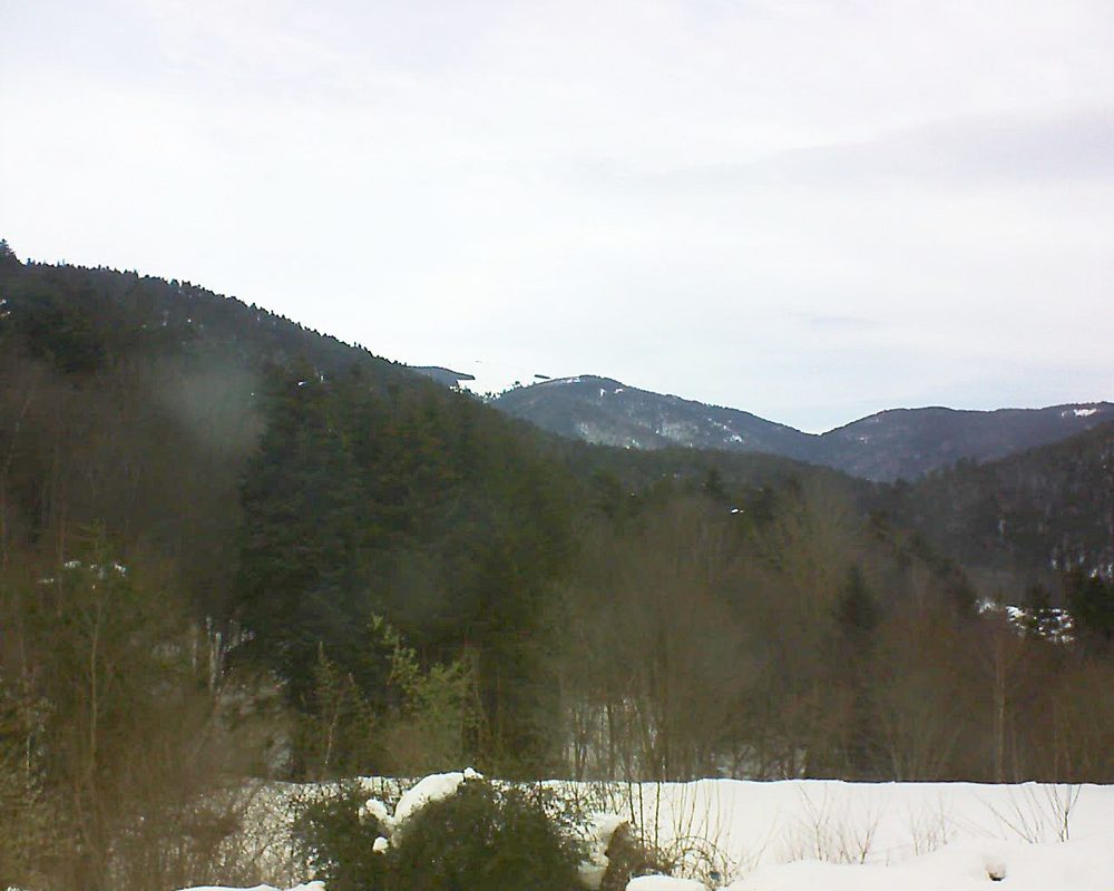 Le petit ballon vu depuis le Domaine Langmatt à Murbach le 20.01.2021 à 12:45 Le petit ballon (Alsace, Vosges) le 20.01.2021 à 12:45