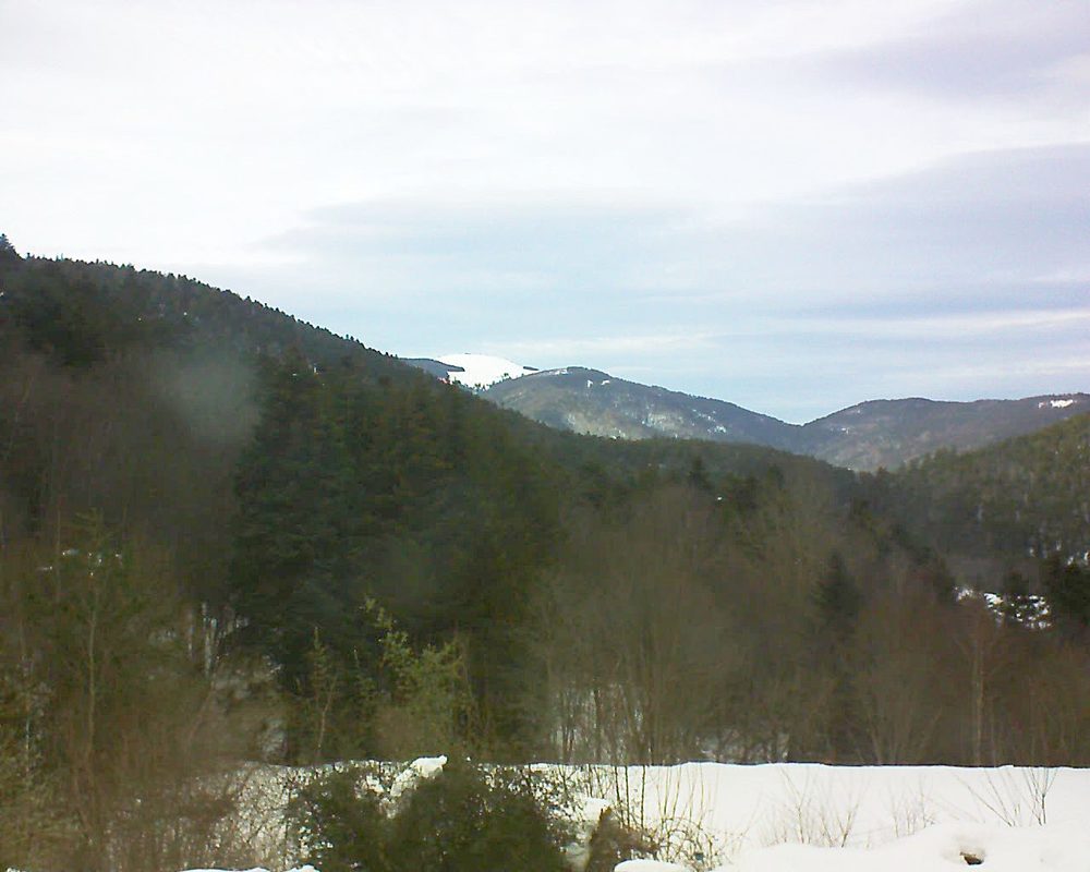 Le petit ballon vu depuis le Domaine Langmatt à Murbach le 20.01.2021 à 15:30 Le petit ballon (Alsace, Vosges) le 20.01.2021 à 15:30