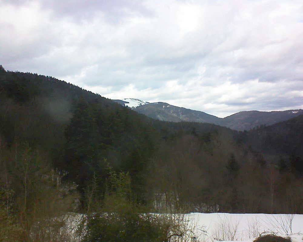 Le petit ballon vu depuis le Domaine Langmatt à Murbach le 22.01.2021 à 12:15 Le petit ballon (Alsace, Vosges) le 22.01.2021 à 12:15