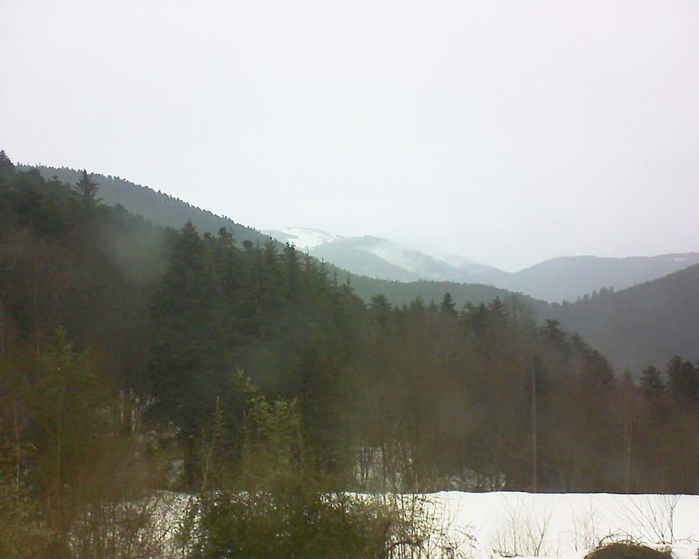Le petit ballon vu depuis le Domaine Langmatt à Murbach le 22.01.2021 à 15:30 Le petit ballon (Alsace, Vosges) le 22.01.2021 à 15:30