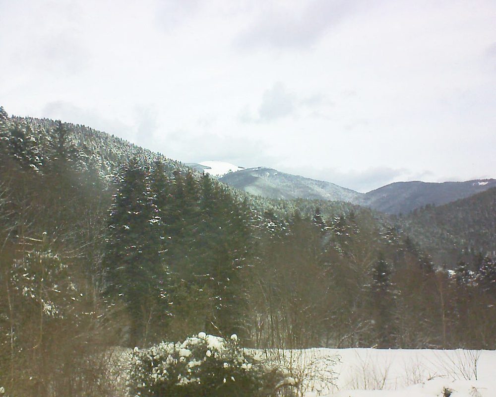 Le petit ballon vu depuis le Domaine Langmatt à Murbach le 26.01.2021 à 11:30 Le petit ballon (Alsace, Vosges) le 26.01.2021 à 11:30