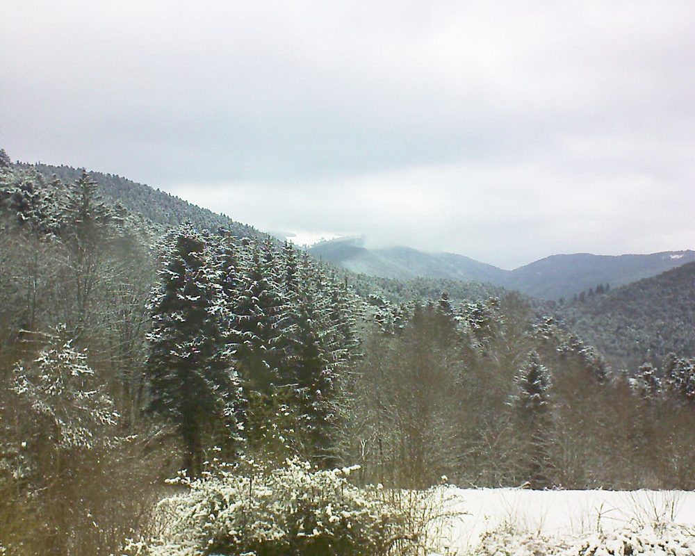 Le petit ballon vu depuis le Domaine Langmatt à Murbach le 09.02.2021 à 11:45 Le petit ballon (Alsace, Vosges) le 09.02.2021 à 11:45