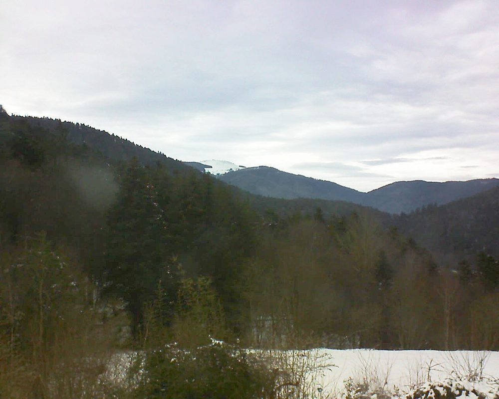 Le petit ballon vu depuis le Domaine Langmatt à Murbach le 15.02.2021 à 15:30 Le petit ballon (Alsace, Vosges) le 15.02.2021 à 15:30