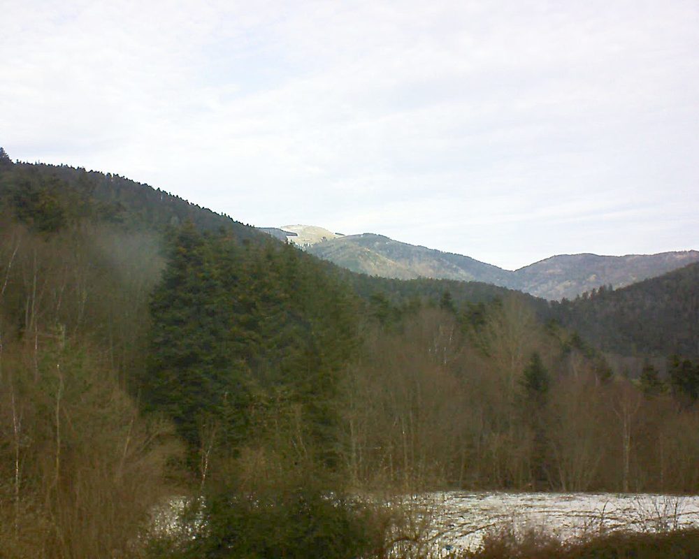 Le petit ballon vu depuis le Domaine Langmatt à Murbach le 16.02.2021 à 11:30 Le petit ballon (Alsace, Vosges) le 16.02.2021 à 11:30
