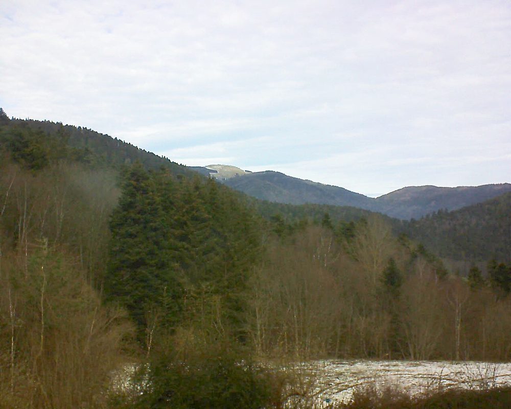 Le petit ballon vu depuis le Domaine Langmatt à Murbach le 16.02.2021 à 11:45 Le petit ballon (Alsace, Vosges) le 16.02.2021 à 11:45