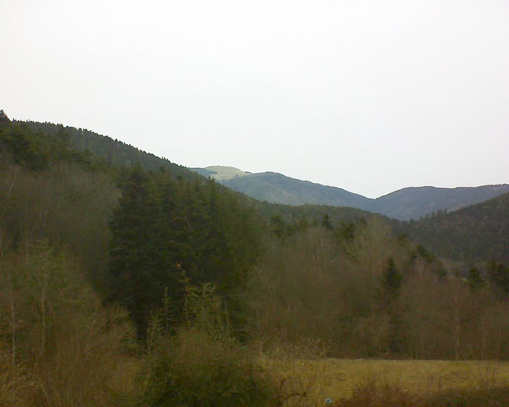 Le petit ballon vu depuis le Domaine Langmatt à Murbach le 22.02.2021 à 09:15 Le petit ballon (Alsace, Vosges) le 22.02.2021 à 09:15