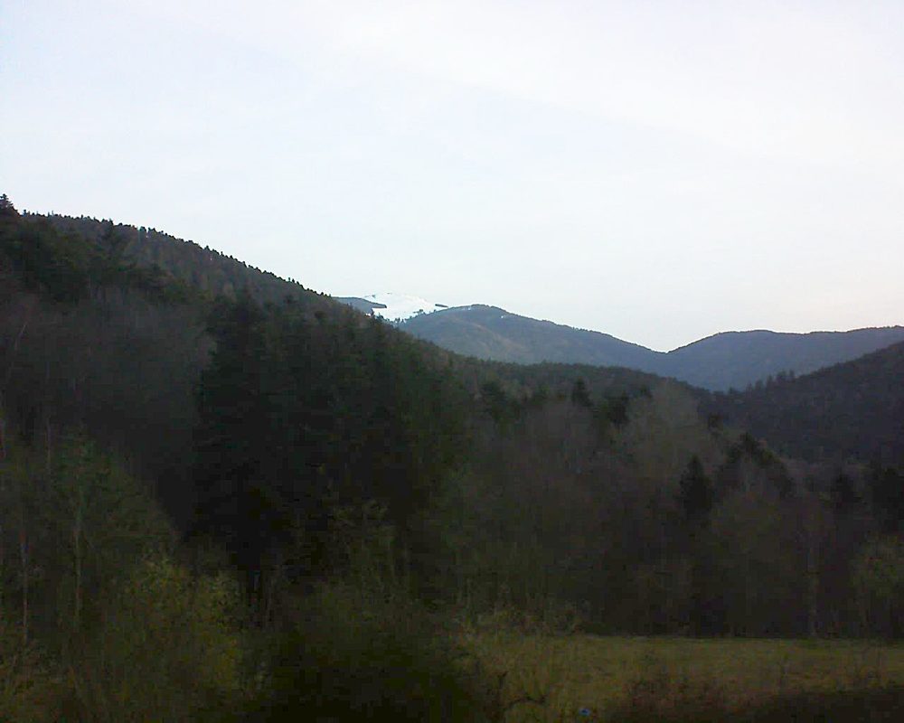 Le petit ballon vu depuis le Domaine Langmatt à Murbach le 25.03.2021 à 06:45 Le petit ballon (Alsace, Vosges) le 25.03.2021 à 06:45