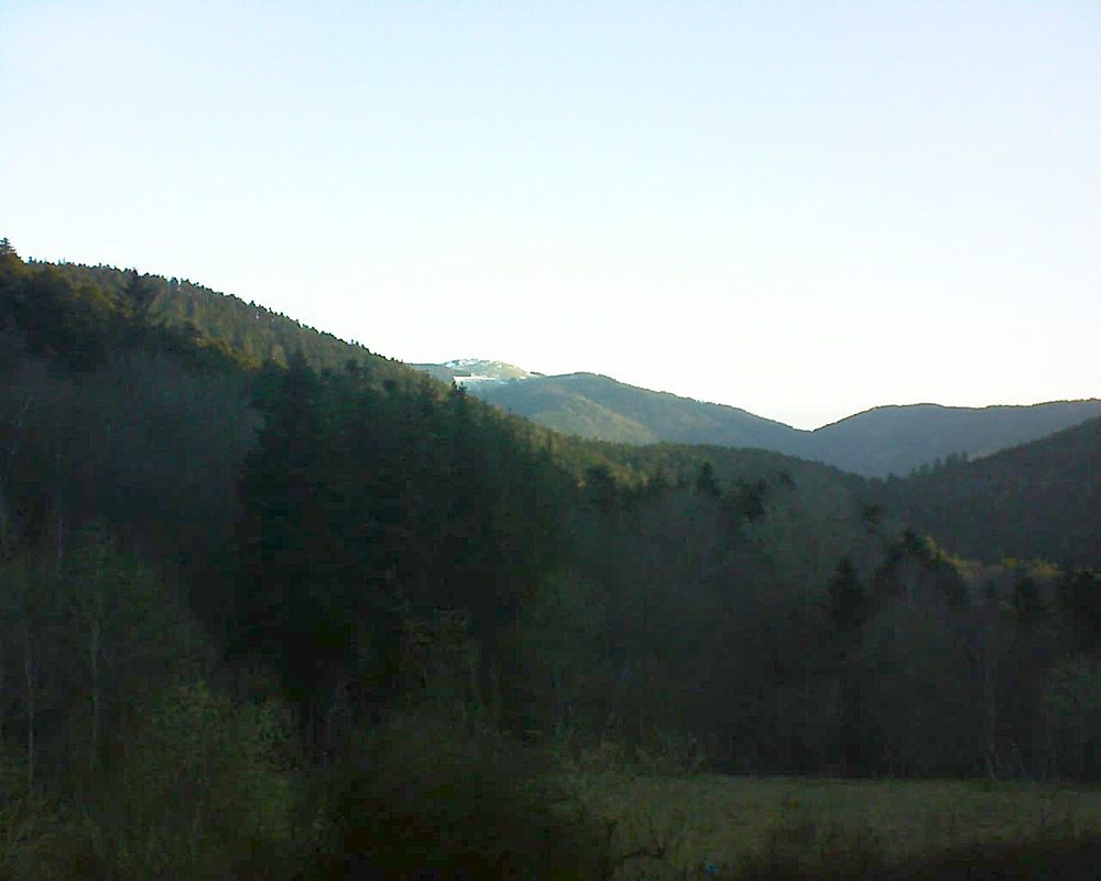 Le petit ballon vu depuis le Domaine Langmatt à Murbach le 28.03.2021 à 07:45 Le petit ballon (Alsace, Vosges) le 28.03.2021 à 07:45