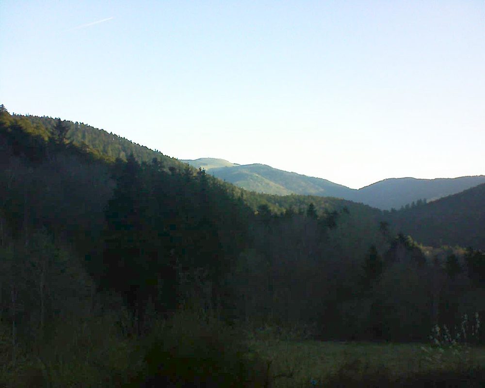 Le petit ballon vu depuis le Domaine Langmatt à Murbach le 04.04.2021 à 07:45 Le petit ballon (Alsace, Vosges) le 04.04.2021 à 07:45