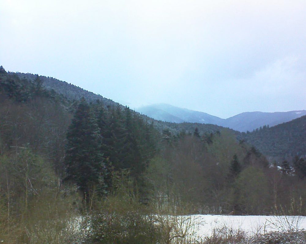 Le petit ballon vu depuis le Domaine Langmatt à Murbach le 07.04.2021 à 07:30 Le petit ballon (Alsace, Vosges) le 07.04.2021 à 07:30