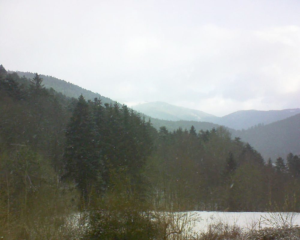 Le petit ballon vu depuis le Domaine Langmatt à Murbach le 07.04.2021 à 08:00 Le petit ballon (Alsace, Vosges) le 07.04.2021 à 08:00