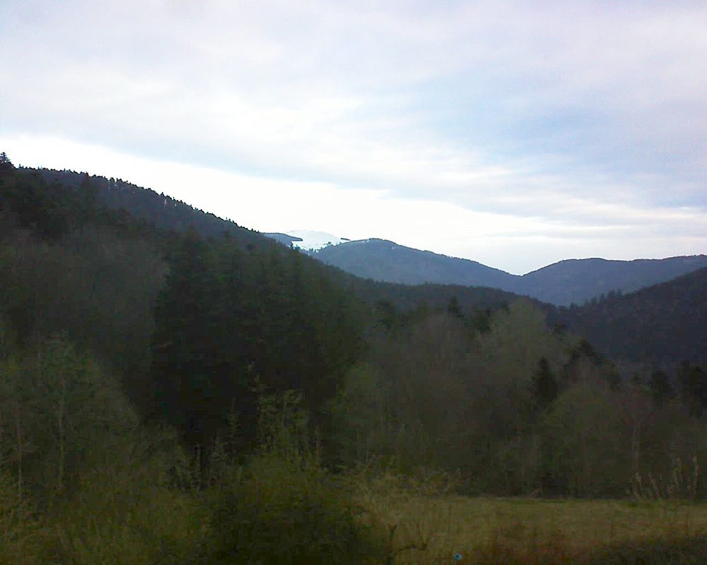 Le petit ballon vu depuis le Domaine Langmatt à Murbach le 08.04.2021 à 07:45 Le petit ballon (Alsace, Vosges) le 08.04.2021 à 07:45