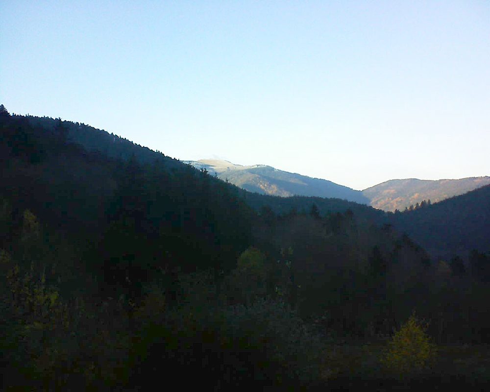Le petit ballon vu depuis le Domaine Langmatt à Murbach le 23.11.2021 à 15:45 Le petit ballon (Alsace, Vosges) le 23.11.2021 à 15:45
