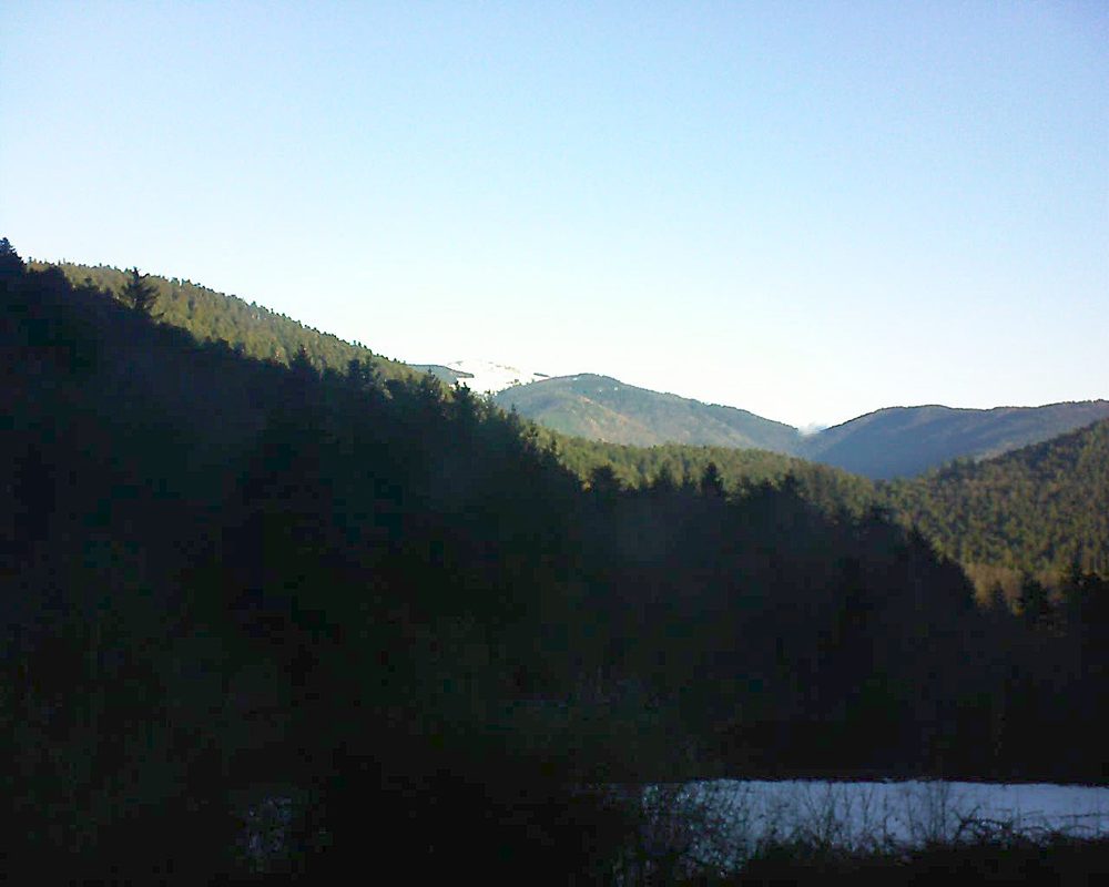 Le petit ballon vu depuis le Domaine Langmatt à Murbach le 17.12.2021 à 09:30 Le petit ballon (Alsace, Vosges) le 17.12.2021 à 09:30