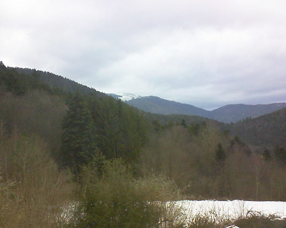 Le petit ballon vu depuis le Domaine Langmatt à Murbach le 20.01.2022 à 14:15 Le petit ballon (Alsace, Vosges) le 20.01.2022 à 14:15