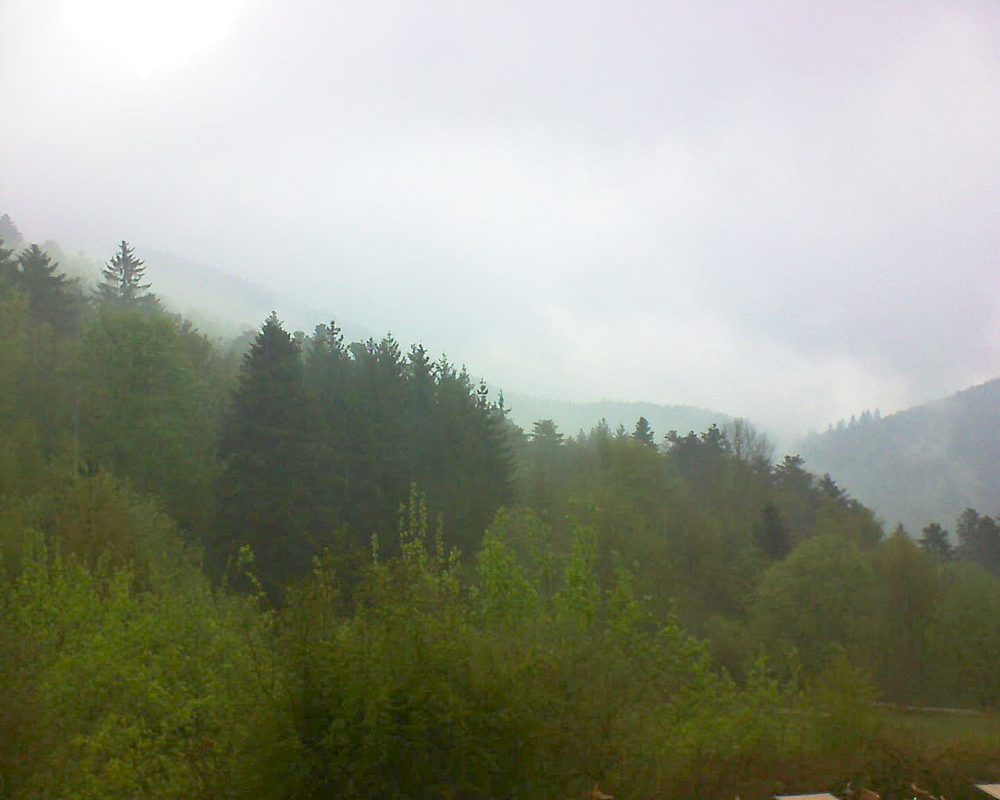 Le petit ballon vu depuis le Domaine Langmatt à Murbach le 30.04.2022 à 12:45 Le petit ballon (Alsace, Vosges) le 30.04.2022 à 12:45