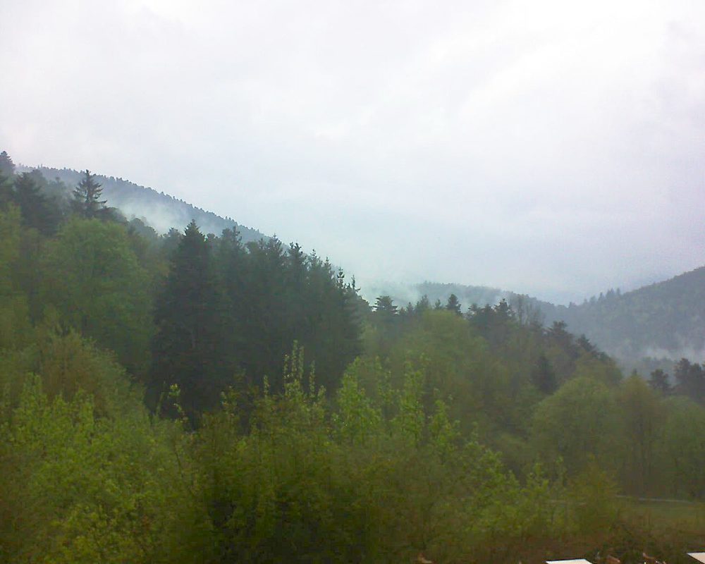 Le petit ballon vu depuis le Domaine Langmatt à Murbach le 30.04.2022 à 13:30 Le petit ballon (Alsace, Vosges) le 30.04.2022 à 13:30