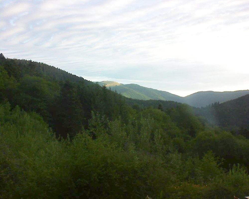 Le petit ballon vu depuis le Domaine Langmatt à Murbach le 27.07.2022 à 07:00 Le petit ballon (Alsace, Vosges) le 27.07.2022 à 07:00