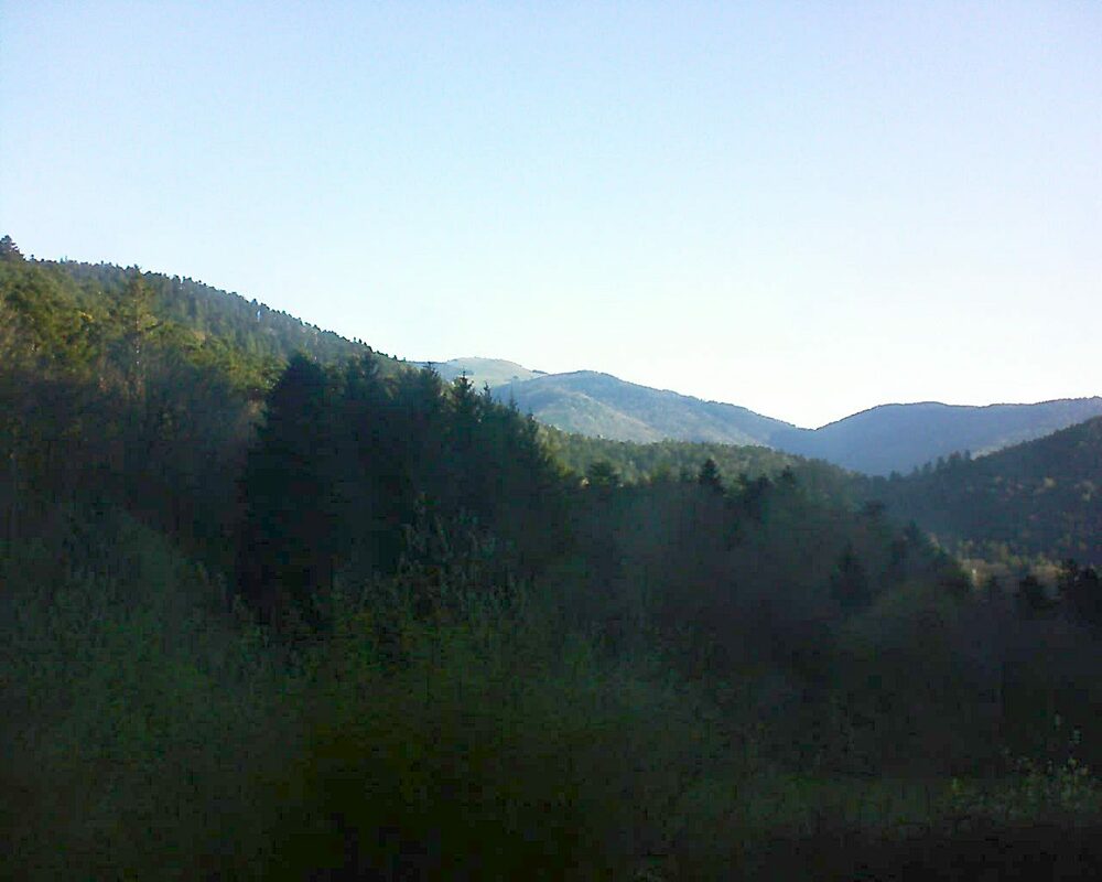 Le petit ballon vu depuis le Domaine Langmatt à Murbach le 21.04.2023 à 08:00 Le petit ballon (Alsace, Vosges) le 21.04.2023 à 08:00