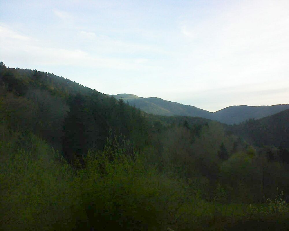 Le petit ballon vu depuis le Domaine Langmatt à Murbach le 22.04.2023 à 07:00 Le petit ballon (Alsace, Vosges) le 22.04.2023 à 07:00