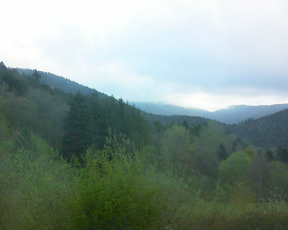 Le petit ballon vu depuis le Domaine Langmatt à Murbach le 26.04.2023 à 07:00 Le petit ballon (Alsace, Vosges) le 26.04.2023 à 07:00