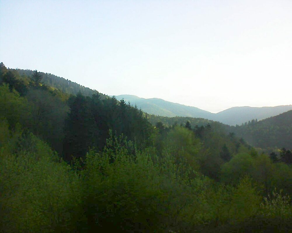 Le petit ballon vu depuis le Domaine Langmatt à Murbach le 03.05.2023 à 07:00 Le petit ballon (Alsace, Vosges) le 03.05.2023 à 07:00