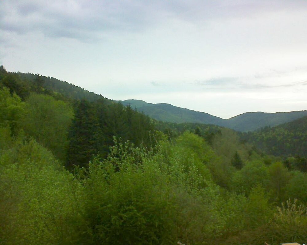 Le petit ballon vu depuis le Domaine Langmatt à Murbach le 07.05.2023 à 07:00 Le petit ballon (Alsace, Vosges) le 07.05.2023 à 07:00
