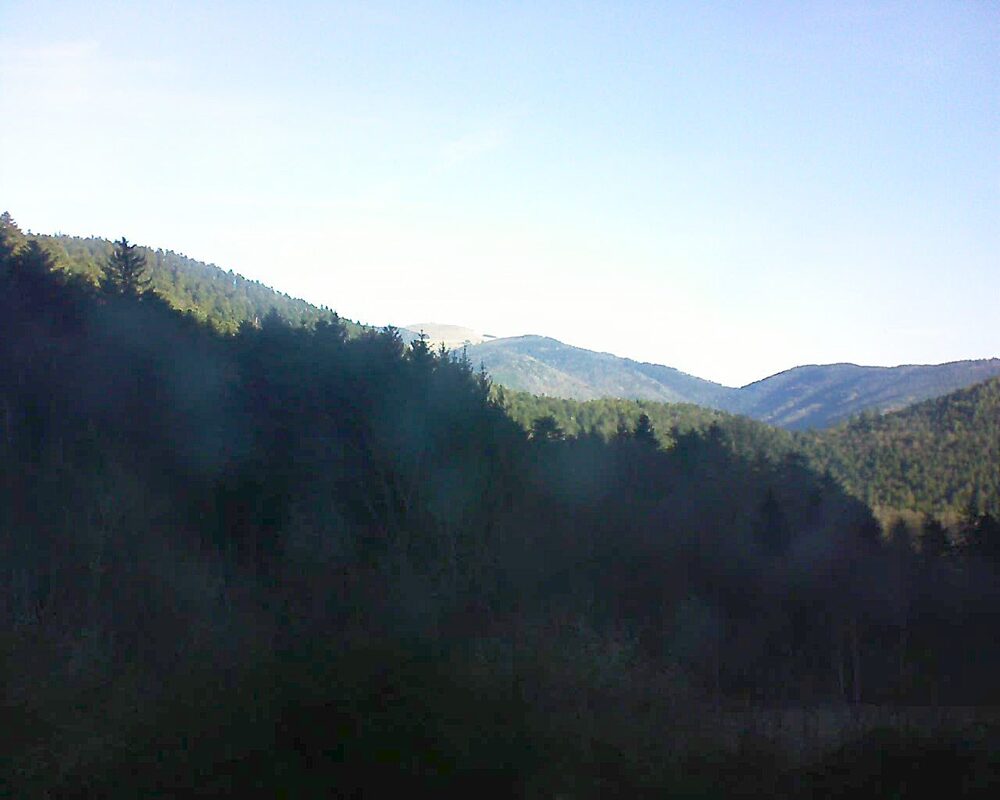 Le petit ballon vu depuis le Domaine Langmatt à Murbach le 13.02.2024 à 09:30 Le petit ballon (Alsace, Vosges) le 13.02.2024 à 09:30