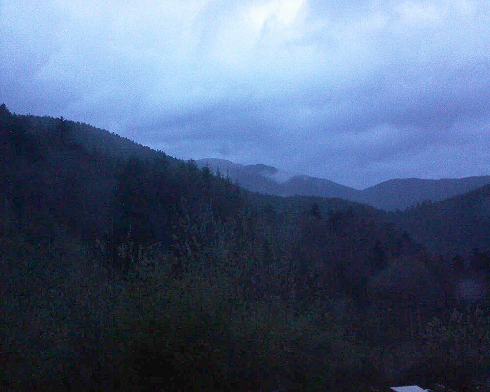 Le petit ballon vu depuis le Domaine Langmatt à Murbach le 03.04.2024 à 20:15 Le petit ballon (Alsace, Vosges) le 03.04.2024 à 20:15