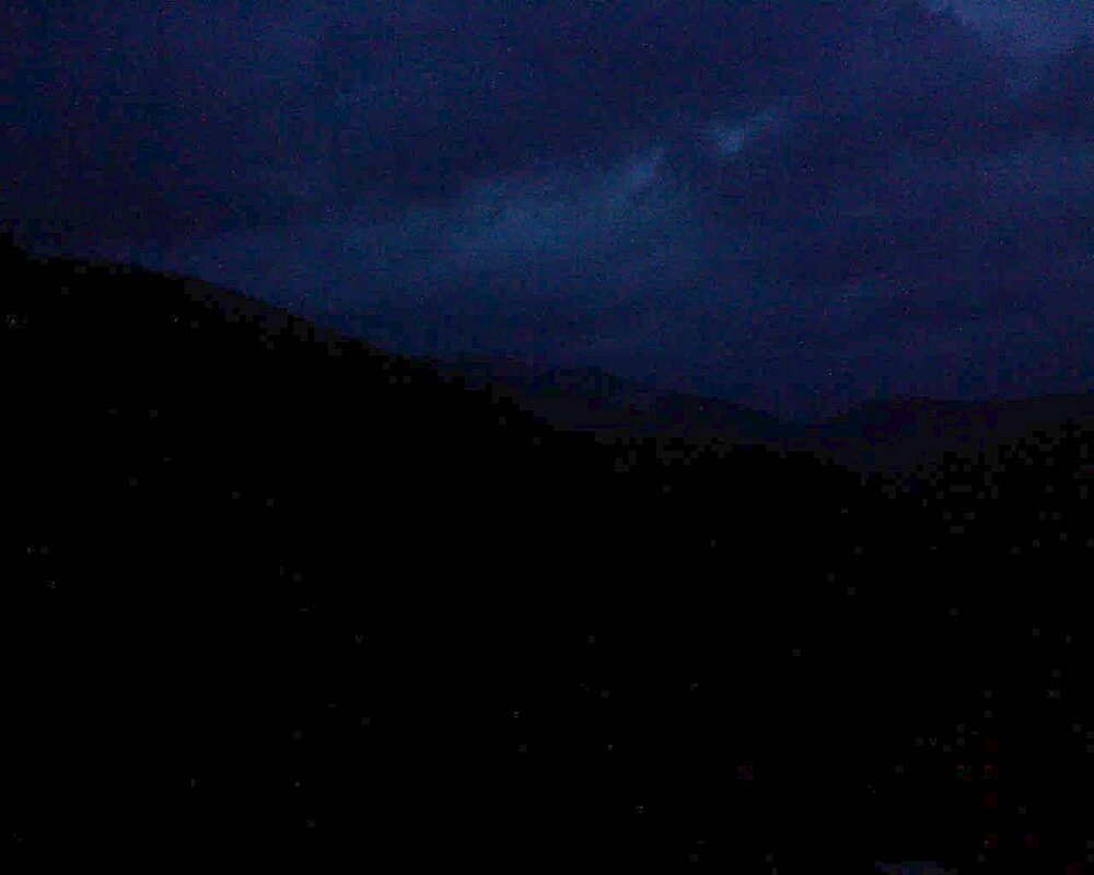 Le petit ballon vu depuis le Domaine Langmatt à Murbach le 03.04.2024 à 20:30 Le petit ballon (Alsace, Vosges) le 03.04.2024 à 20:30