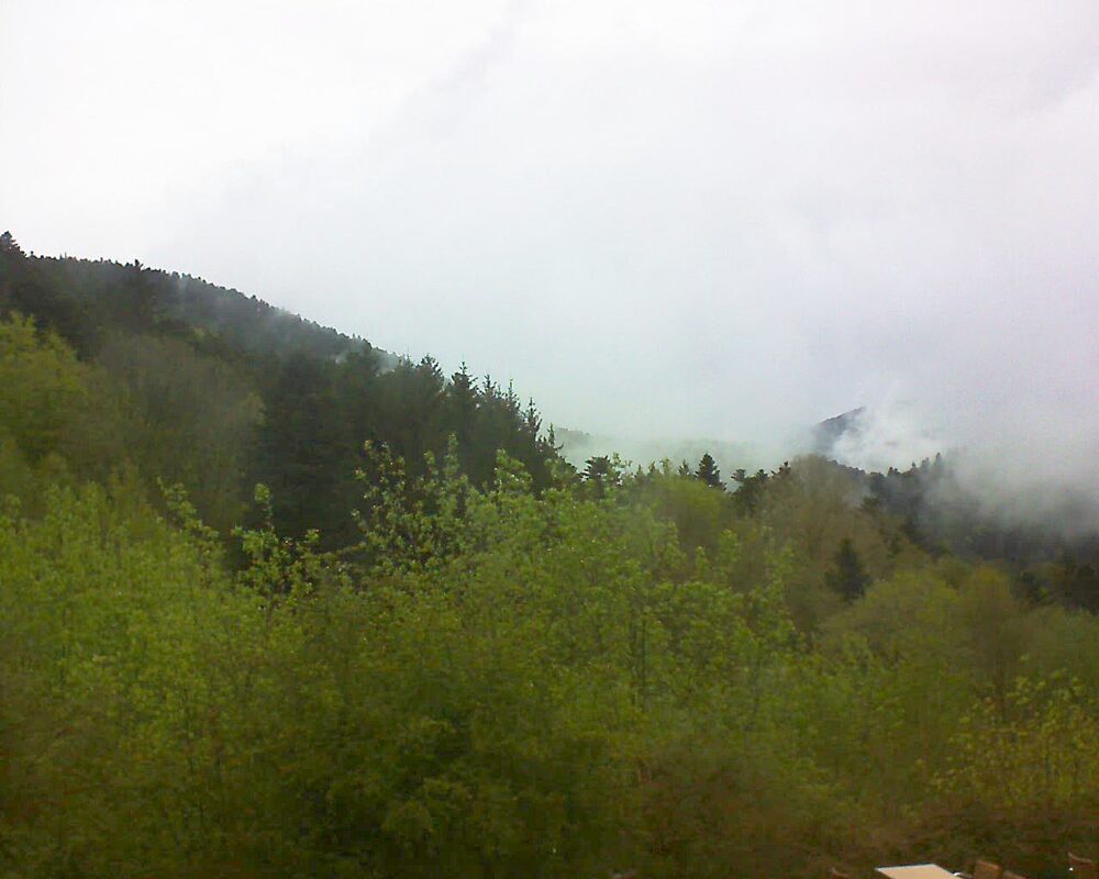 Le petit ballon vu depuis le Domaine Langmatt à Murbach le 28.04.2024 à 16:45 Le petit ballon (Alsace, Vosges) le 28.04.2024 à 16:45