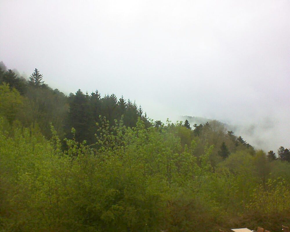 Le petit ballon vu depuis le Domaine Langmatt à Murbach le 28.04.2024 à 17:00 Le petit ballon (Alsace, Vosges) le 28.04.2024 à 17:00