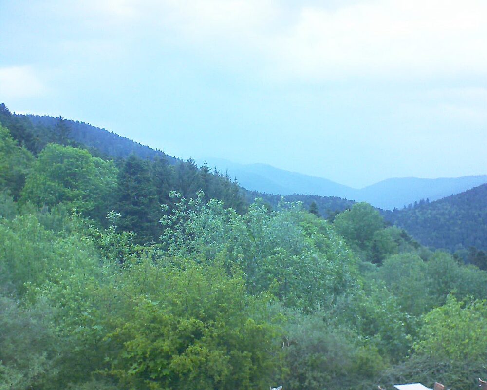 Le petit ballon vu depuis le Domaine Langmatt à Murbach le 14.05.2024 à 18:00 Le petit ballon (Alsace, Vosges) le 14.05.2024 à 18:00