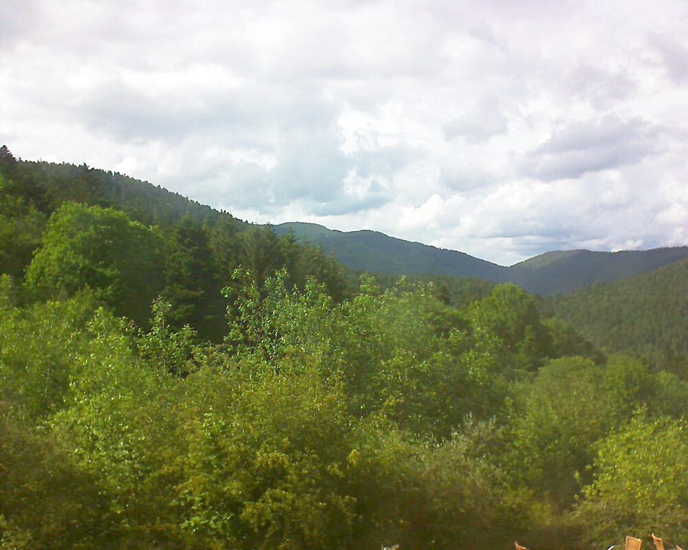 Le petit ballon vu depuis le Domaine Langmatt à Murbach le 21.05.2024 à 17:15 Le petit ballon (Alsace, Vosges) le 21.05.2024 à 17:15