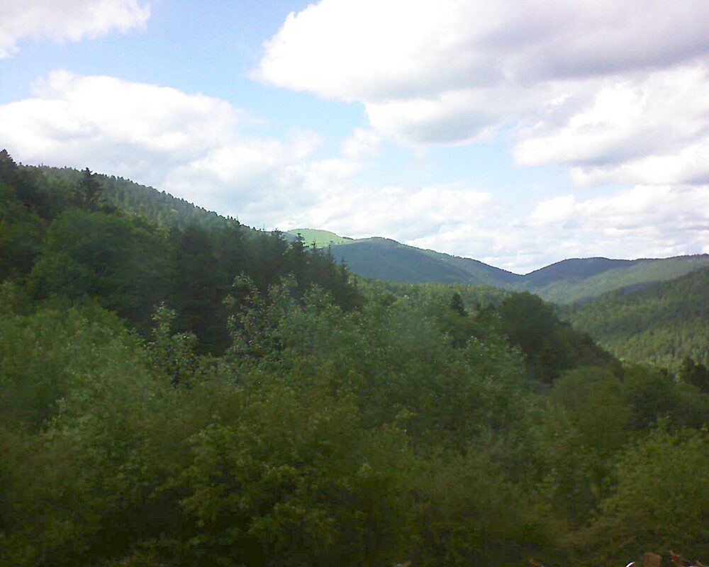 Le petit ballon vu depuis le Domaine Langmatt à Murbach le 28.05.2024 à 17:00 Le petit ballon (Alsace, Vosges) le 28.05.2024 à 17:00