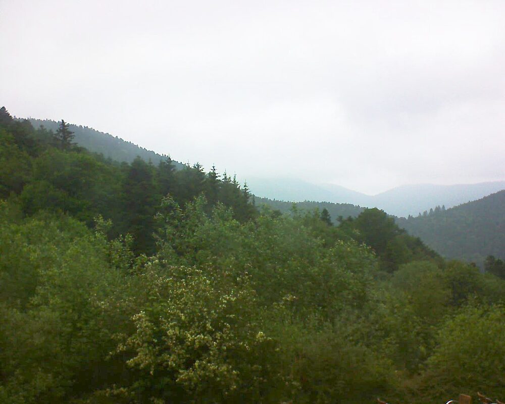Le petit ballon vu depuis le Domaine Langmatt à Murbach le 03.06.2024 à 17:00 Le petit ballon (Alsace, Vosges) le 03.06.2024 à 17:00