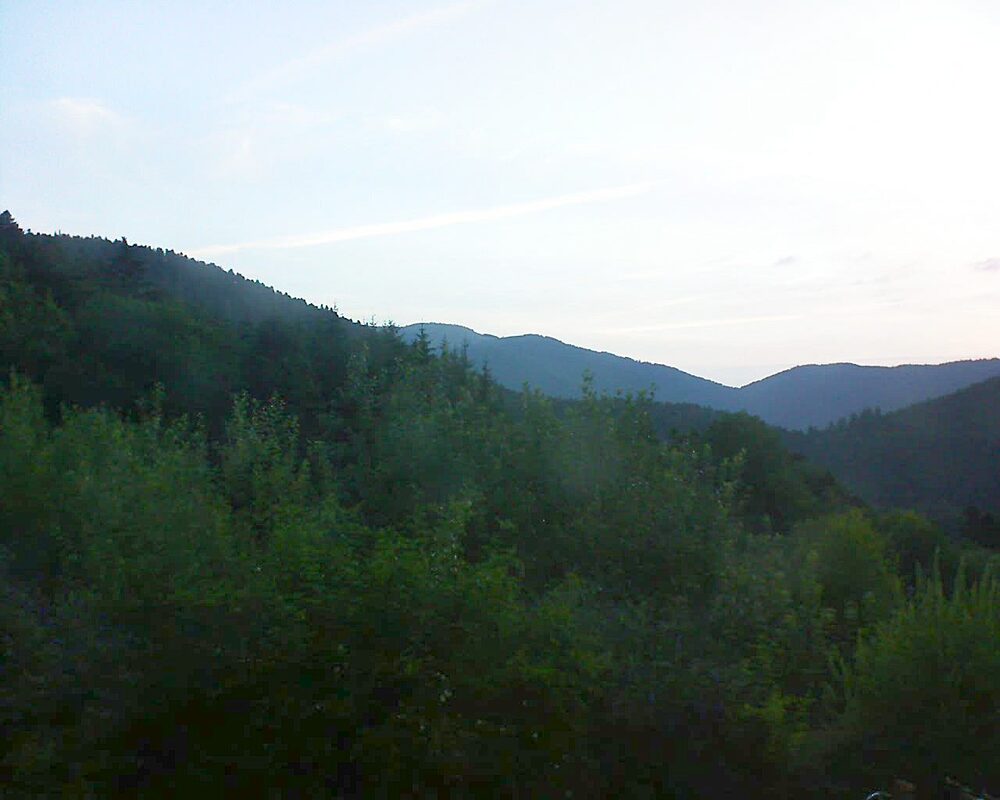 Le petit ballon vu depuis le Domaine Langmatt à Murbach le 19.07.2024 à 06:00 Le petit ballon (Alsace, Vosges) le 19.07.2024 à 06:00