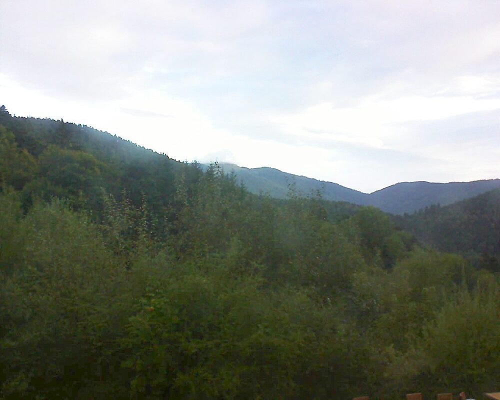 Le petit ballon vu depuis le Domaine Langmatt à Murbach le 02.10.2024 à 08:00 Le petit ballon (Alsace, Vosges) le 02.10.2024 à 08:00