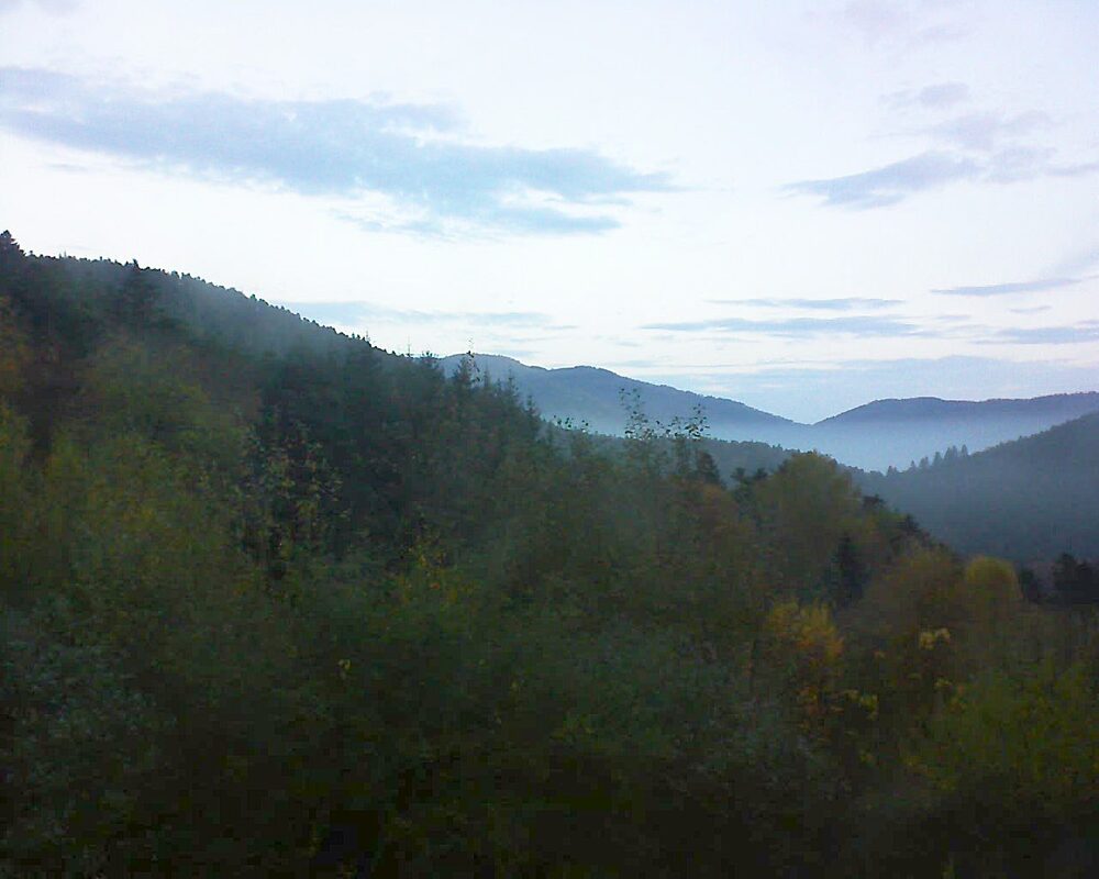 Le petit ballon vu depuis le Domaine Langmatt à Murbach le 09.11.2024 à 07:30 Le petit ballon (Alsace, Vosges) le 09.11.2024 à 07:30