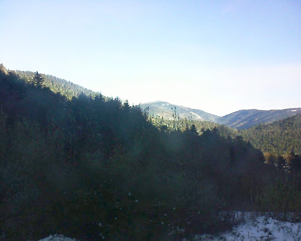 Le petit ballon vu depuis le Domaine Langmatt à Murbach le 23.11.2024 à 09:30 Le petit ballon (Alsace, Vosges) le 23.11.2024 à 09:30