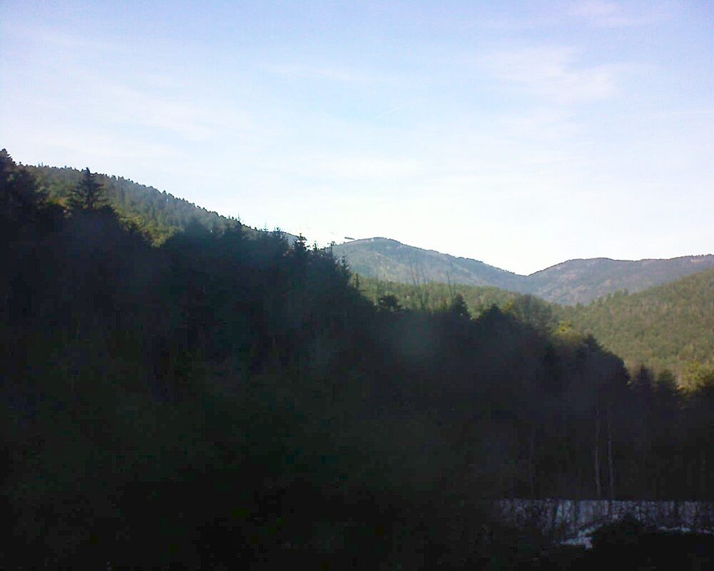 Le petit ballon vu depuis le Domaine Langmatt à Murbach le 31.12.2024 à 13:45 Le petit ballon (Alsace, Vosges) le 31.12.2024 à 13:45